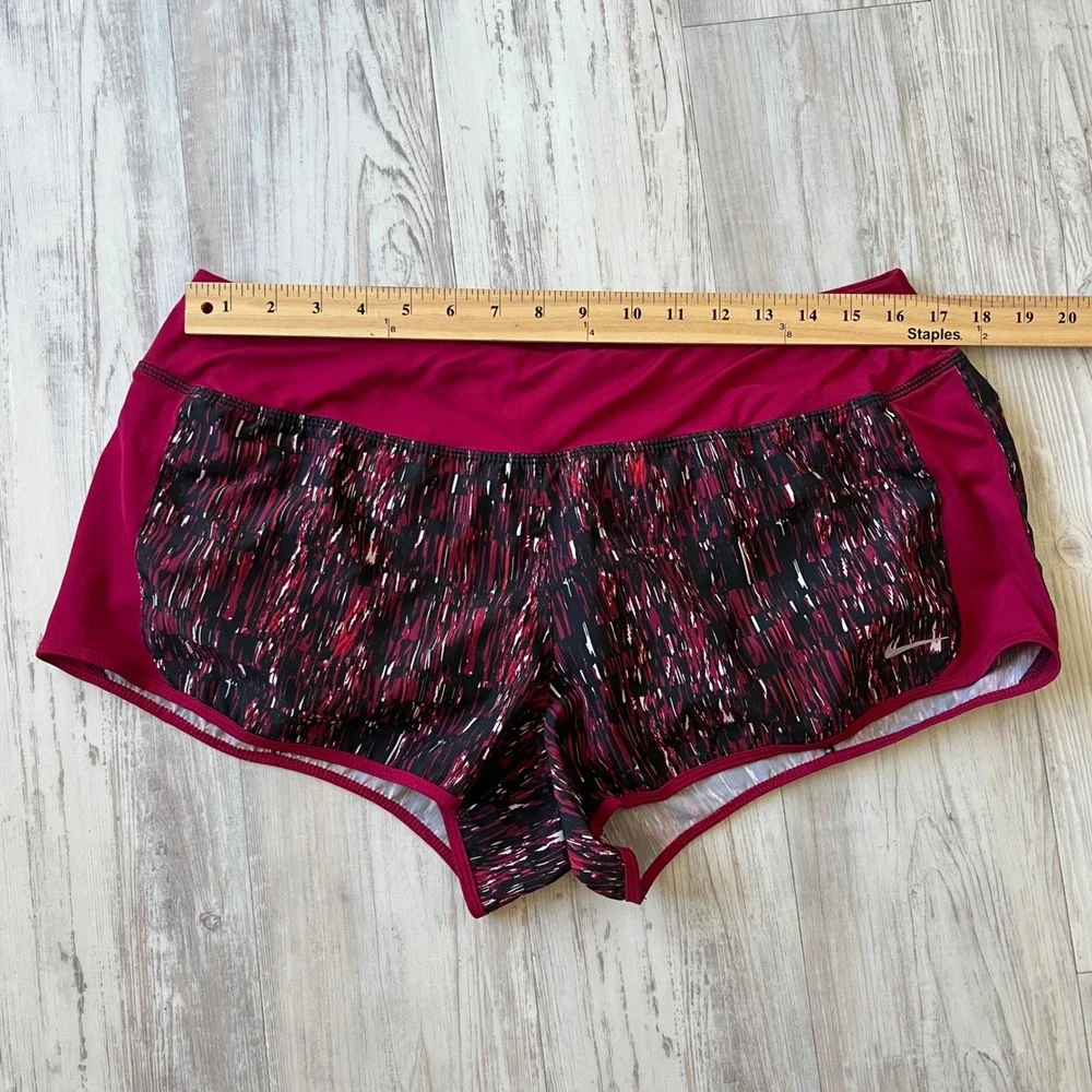 Nike Dri-FIT Womens XL Running Shorts Burgundy Red Abstract Print‎ 799772-620